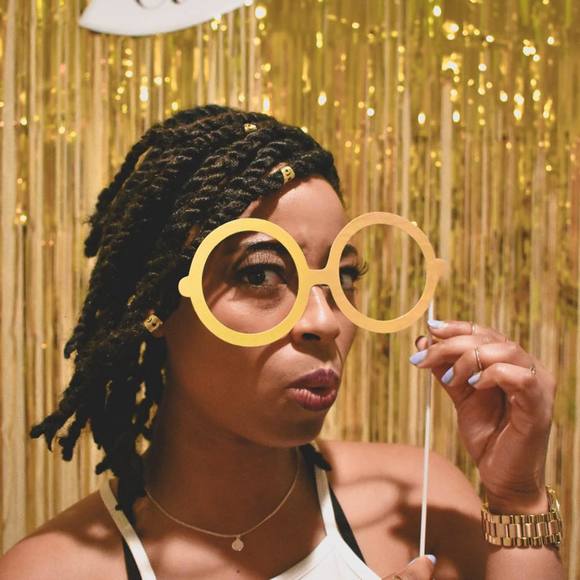 Meet your Posher, Candyce - Picture 1 of 1